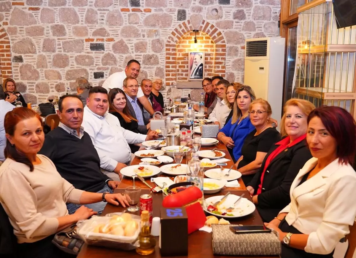 Ayvalık Belediye Başkanı Ergin, Muhtarlar Günü’nde Muhtarlarla Bir Araya Geldi