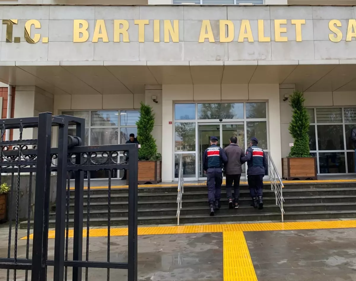 BARTIN’da 3 Yıl Aranan Dolandırıcı Yakalandı