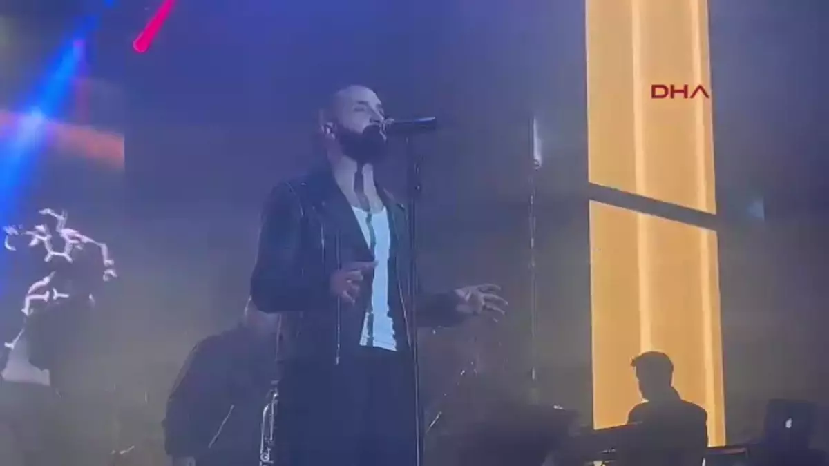 Berkay Bursa’da Cumhuriyet Bayramı Konseri Verdi