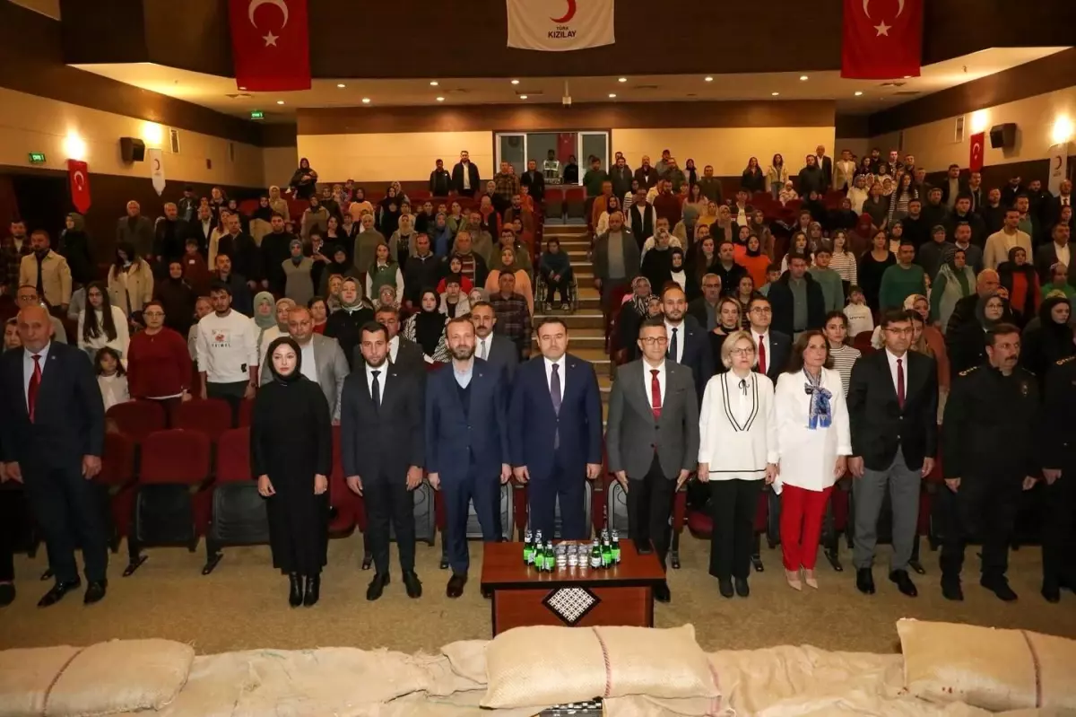 Kütahya’da Kızılay’a Destek Verenlere Teşekkür Plaketi