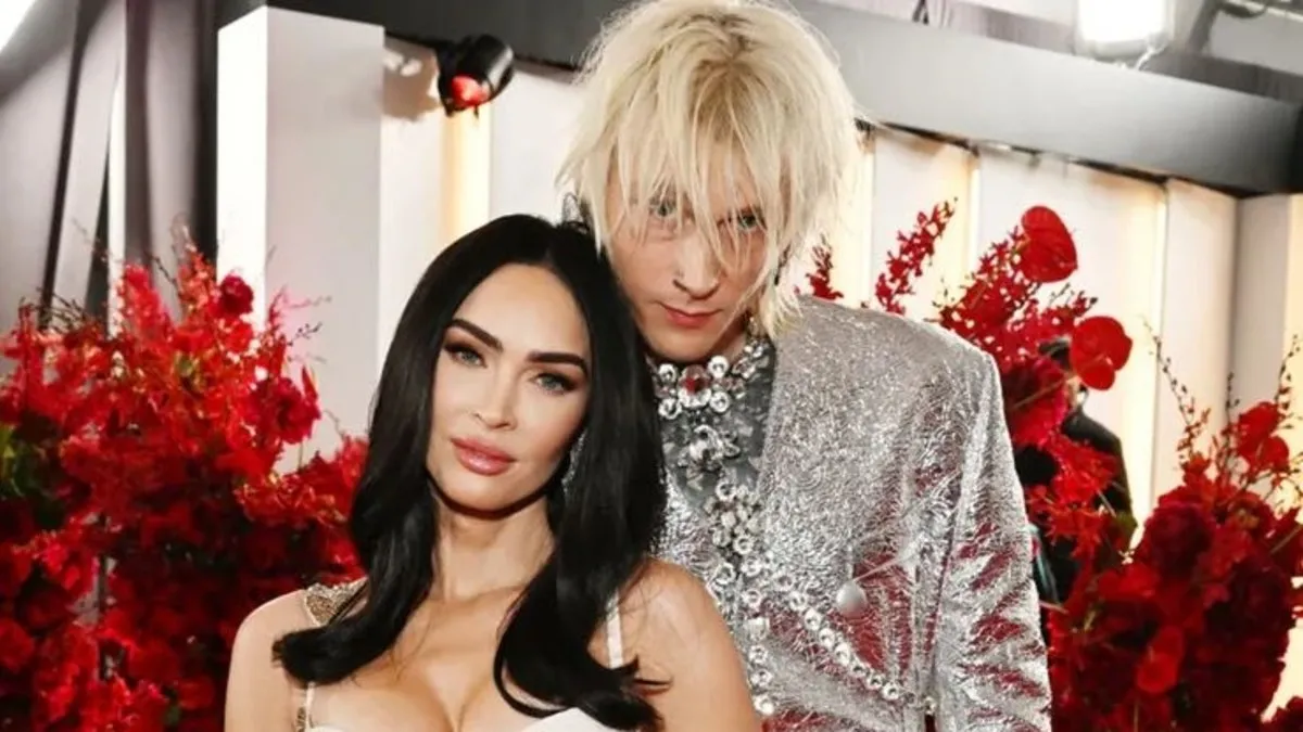 Megan Fox’tan yepyeni hamilelik pozu! Megan Fox, pozuyla Kim Kardashian’a benzetildi!