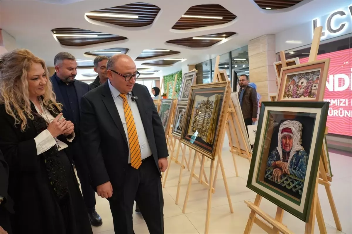 Erdemli’de Yağlı Boya ve Rölyef Sergisi