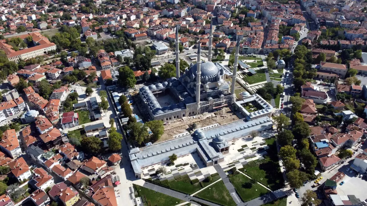 Selimiye Camisi’nde Ramazan Mahyası Yeniden Asılacak